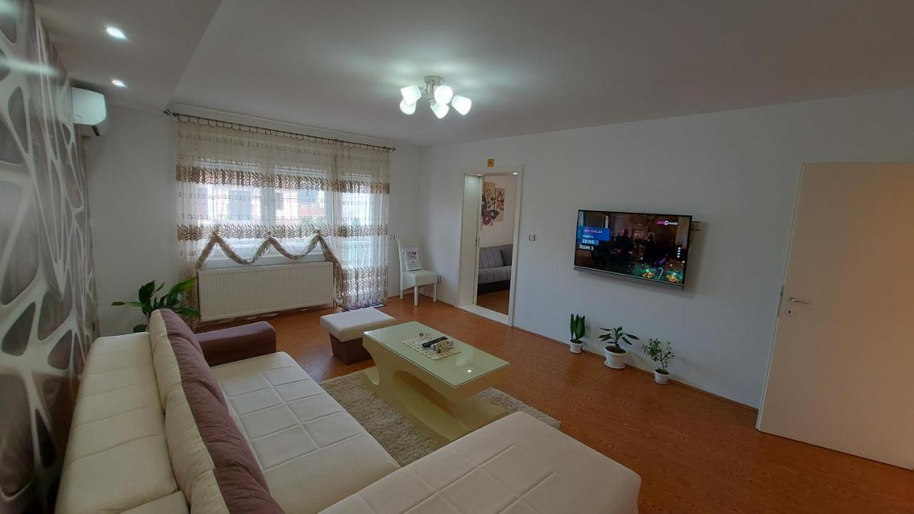 Exclusive Apartment ปาราชิน ภายนอก รูปภาพ